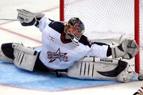 九游平台官网-球场狂欢：球迷应援和现场互动高潮不断，球场dj